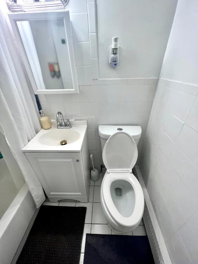 4-A Diamond In Yonkers Hotel Bagian luar foto